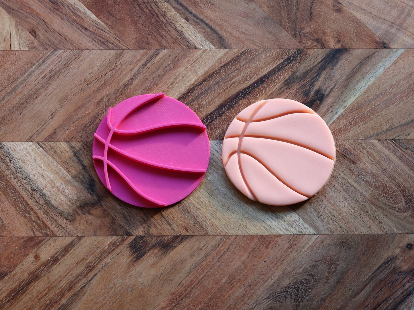 Basketball - 7cm embosser