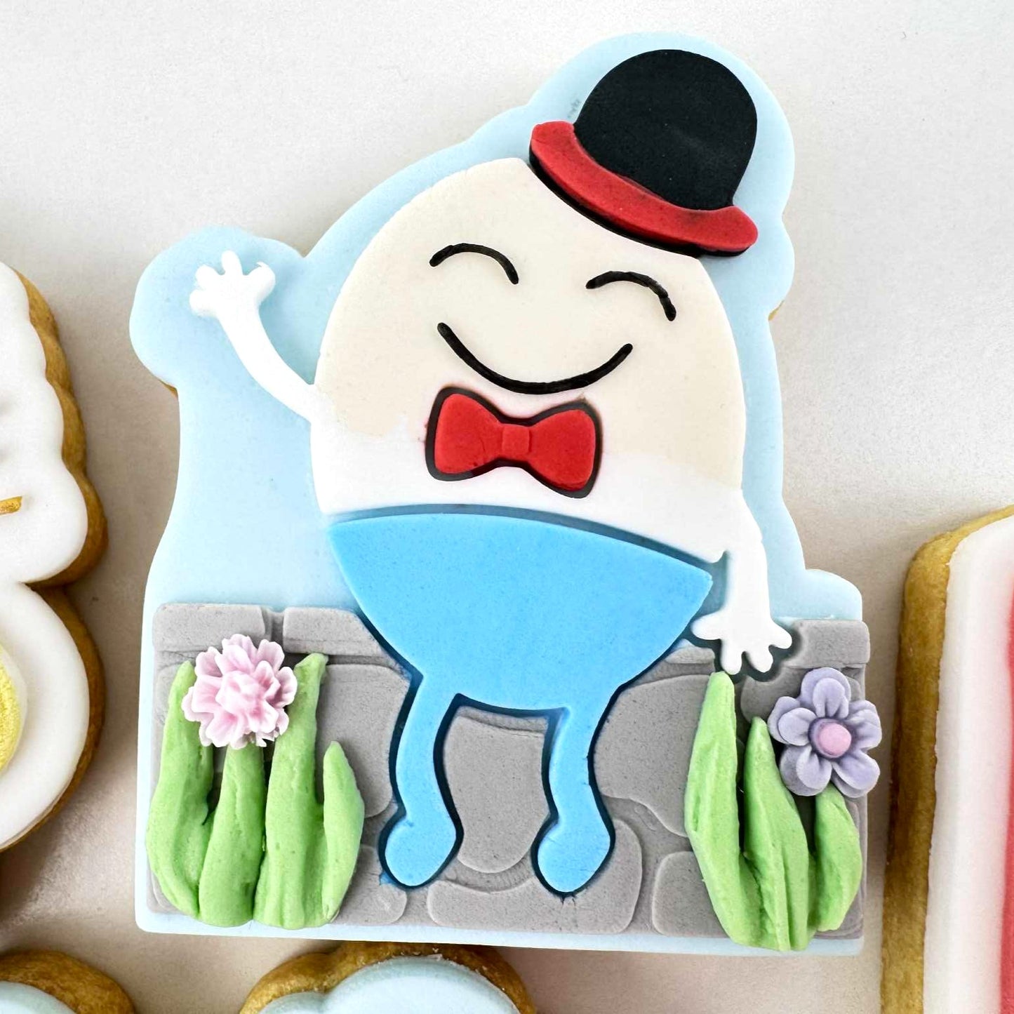 Nursery Rhymes Humpty Dumpty - Cutter & Raised Stamp Set