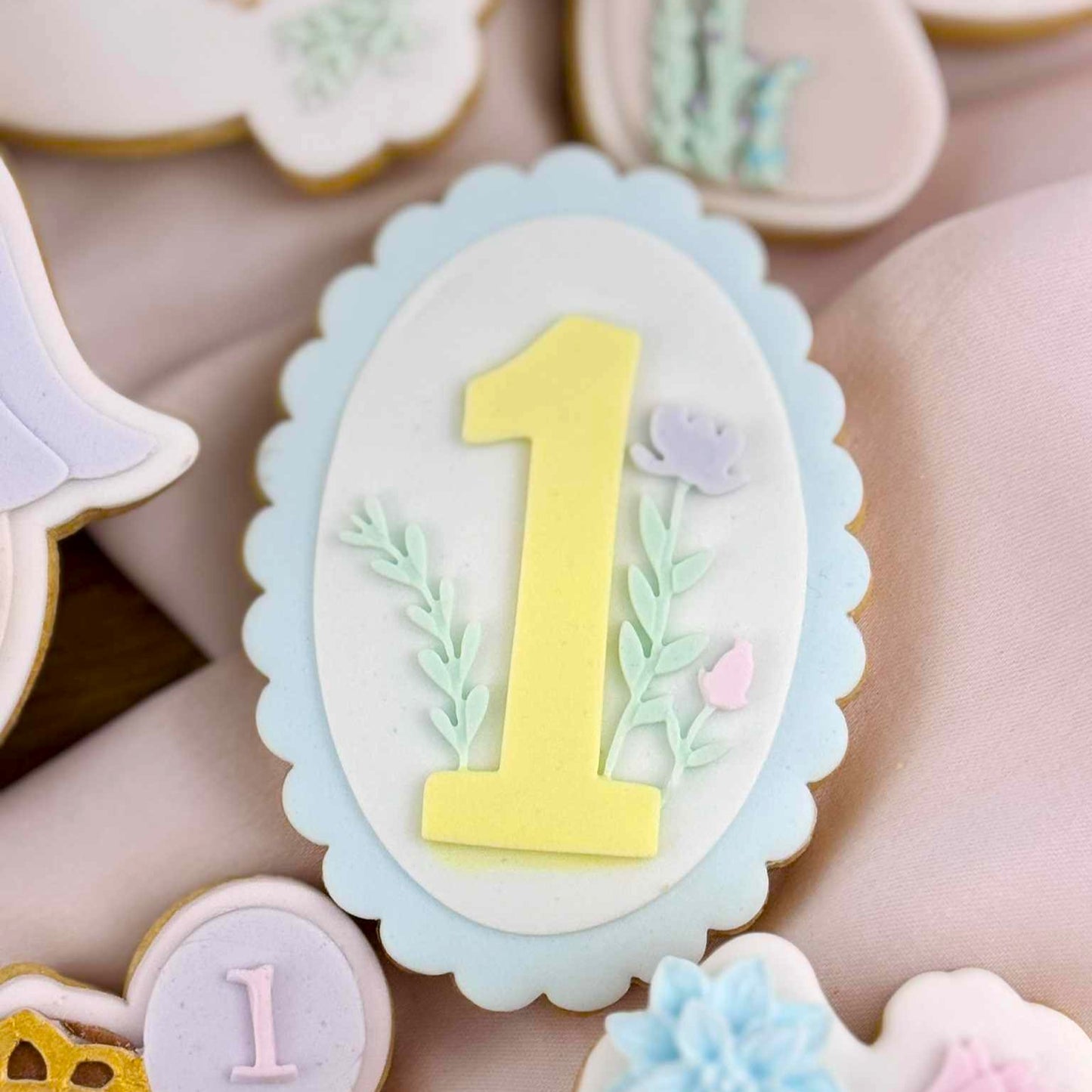 1 Fairy Flower - Cutter & Raised Stamp Set