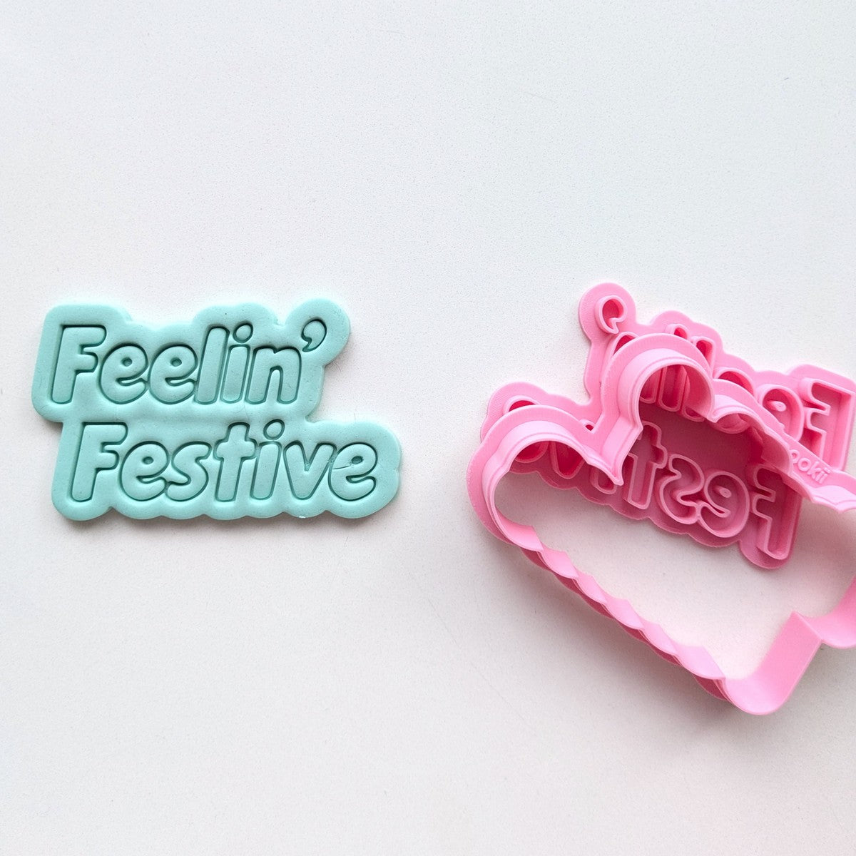Feelin Festive Outline Cutter & Stamp Set