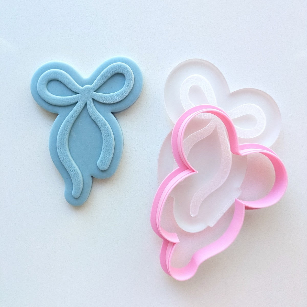 Thick Ribbon Bow - Raised Embosser Set