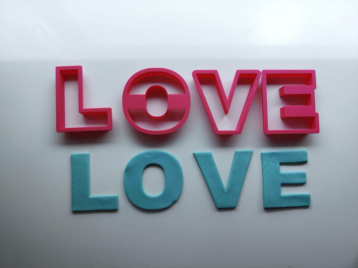 "LOVE" & "XO" - 7cm Cutters