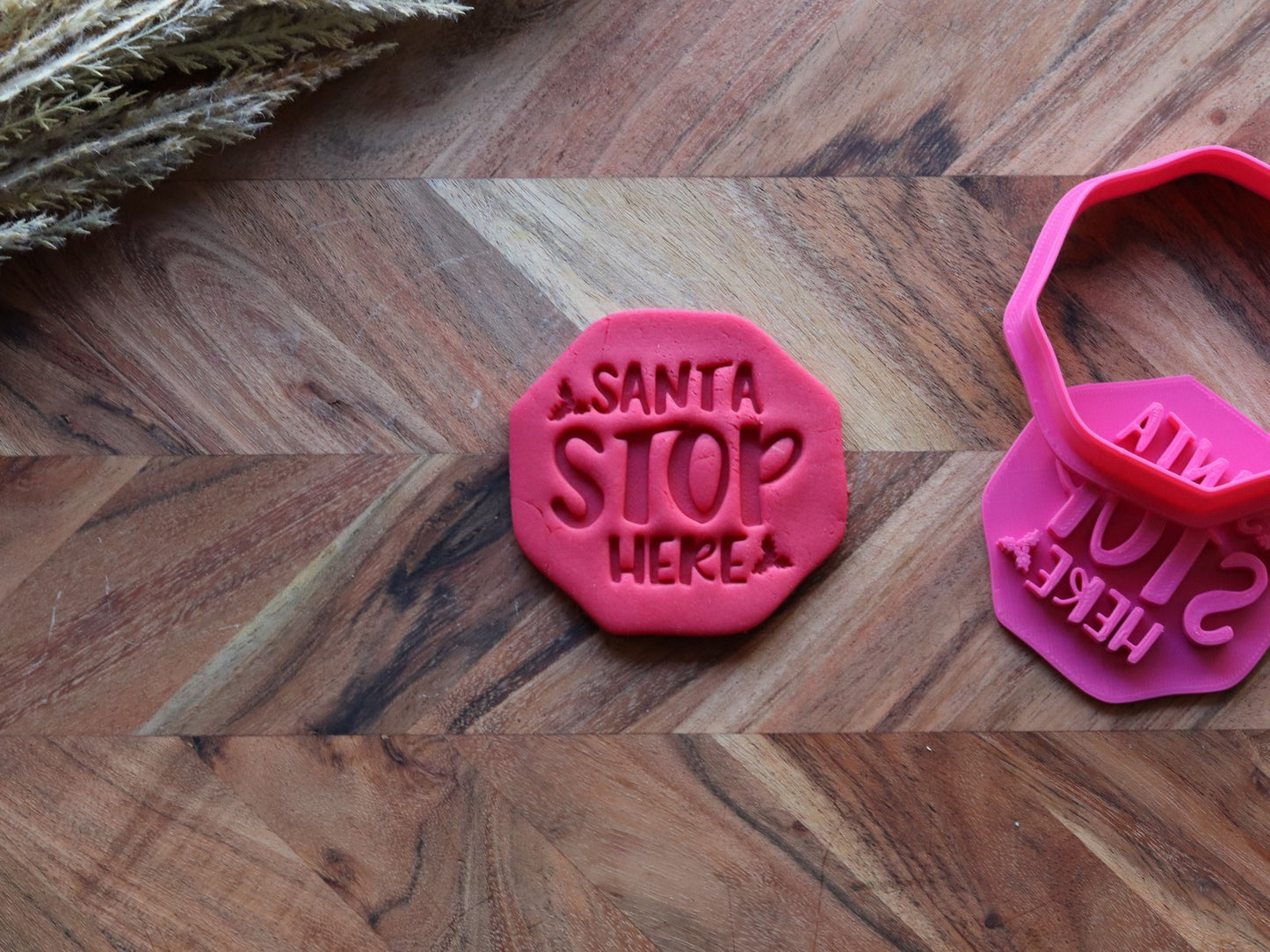 "Santa Stop Here" - Cutter & Embosser Set